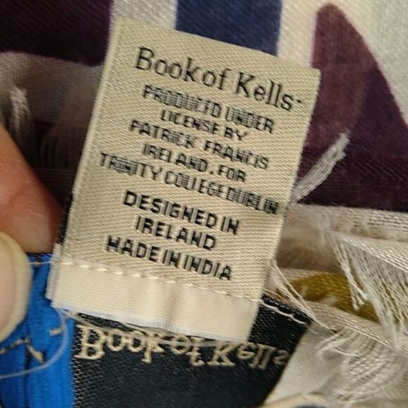 Book of Kells LG Polyester Scarf Produced under License Patrick Francis - Picture 9 of 9